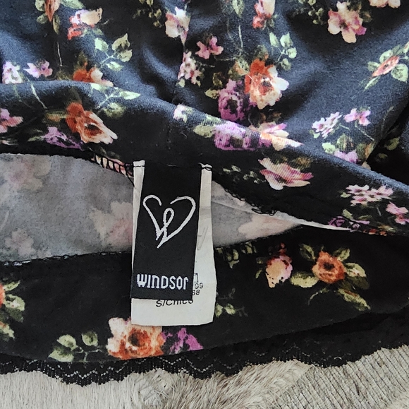 Windsor All Around Me Ditsy Floral Mini Skirt Small - Picture 3 of 4
